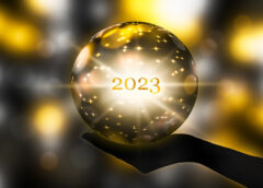 Eksperti pastāstīja, ko sagaidīt no 2023. gada visām zīmēm